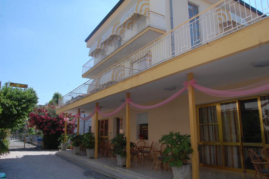 Hotel Perugini Marebello Exterior foto